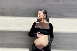 Tung video xác nhận mang thai lần 2, Kylie Jenner khiến mạng xã hội 'bùng nổ'