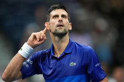Djokovic gặp Zverev tại bán kết US Open