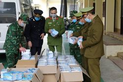 Quản lý chặt việc cấp phép sản xuất và xuất, nhập khẩu trang thiết bị phòng dịch