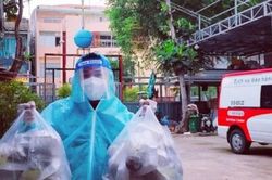 Tiếp viên hàng không trở thành tình nguyện viên: 'Tôi thấy mình sống trọn vẹn, được cống hiến từng ngày'