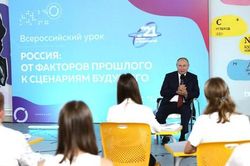 Thái độ của Tổng thống Putin khi được học sinh trung học 'sửa sai' kiến thức lịch sử