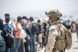 Taliban cho phép sơ tán công dân Mỹ bị mắc kẹt ở Afghanistan