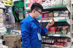 Nam sinh 16 tuổi ở TP.HCM chiều học, sáng đi chợ hộ người dân