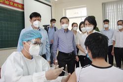 Hà Nội triển khai xét nghiệm diện rộng và tiêm vaccine phòng Covid-19