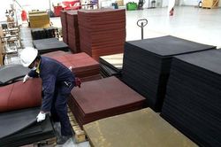 Tái chế lốp xe cũ thành gạch lát nền