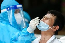 Nhìn gần điểm tiêm vắc xin '2 trong 1' ở Hà Nội