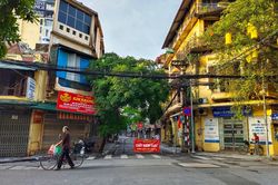 Ngắm một Hà Nội vắng vẻ những ngày giãn cách xã hội