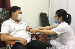 Tình nguyện viên hiến máu đột xuất cấp cứu cho bệnh nhân cần máuTin khácNgành giáo dục tận dụng thời gian 'vàng' để dạy họcĐảm bảo chất lượng thuốc, đáp ứng nhu cầu chăm sóc sức khỏe Nhân dân