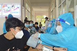 Hướng dẫn mới nhất của Bộ Y tế: Không cần đo huyết áp tất cả người tiêm vaccine COVID-19