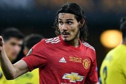 HLV Solskjaer giải thích lý do Cavani vắng mặt