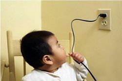 Bé 10 tuổi bị điện giật tử vong: Bố mẹ cần lưu ý gì?
