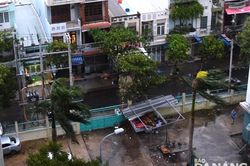Bão số 5 còn cách bờ 200km, một số nơi đã có gió mạnh