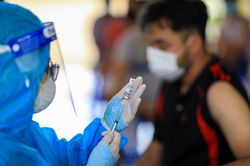 Tiền Giang đề xuất mượn TP.HCM 500.000 liều vaccine Vero Cell