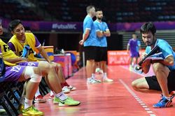 Futsal Việt Nam sẽ chơi phòng ngự, phản công trước Brazil