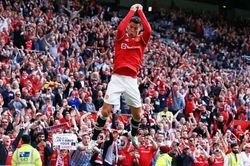 Ronaldo gọi ở Old Trafford … Lukaku trả lời trên thánh địa Stamford Bridge