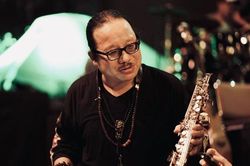 Nghệ sĩ saxophone Trần Mạnh Tuấn hồi sinh một cách kỳ diệu sau gần 1 tháng nằm viện