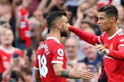 'Đại ca' Ronaldo nhận mưa lời khen từ 'đàn em' ở M.U