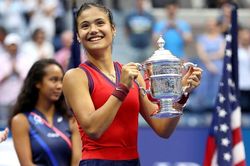 Emma Raducanu viết lại lịch sử tennis với chức vô địch US Open