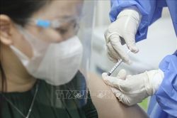 Hà Nội đang tiến dần tới đích bao phủ vaccine COVID-19 cho người trên 18 tuổi