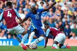 Lukaku rực sáng Chelsea thắng trận thứ 600 tại Ngoại hạng Anh