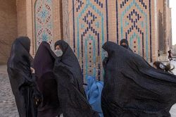 Taliban cho phép phụ nữ học đại học nhưng phải tách biệt với nam giới