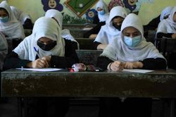 Taliban cho phụ nữ đi học, nhưng tách biệt với nam giới