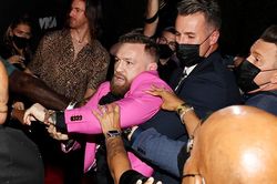 Conor McGregor lên tiếng sau vụ xô xát với bạn trai Megan Fox