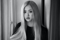 Rose Blackpink khoe sắc đỉnh cao trước thềm sự kiện khó với Met Gala