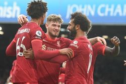 Salah cán mốc 100 bàn ở Ngoại hạng Anh: Thương vụ thế kỷ của Liverpool