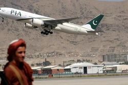 Chuyến bay dân sự nước ngoài đầu tiên sau khi Taliban nắm quyền rời sân bay Kabul