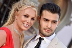 Britney Spears và bạn trai kém 13 tuổi chính thức đính hôn sau 4 năm yêu