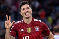 Lewandowski được định giá cao hơn Ronaldo