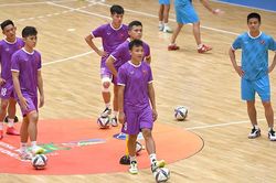 Futsal Việt Nam: Đông tay thì vỗ nên kêu