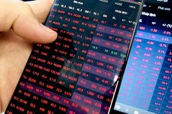VN-Index mất mốc 1.340 điểm