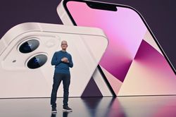 Apple ra mắt iPhone 13 với pin dài cả ngày, camera mới