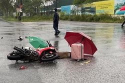 2 người đi đường ở Hà Nội bị sét đánh tử vong
