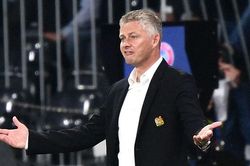 Solskjaer nói gì về quyết định thay người khiến MU thua trận?