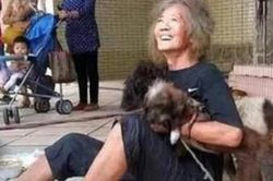 'Phú nhị đại' nổi tiếng từng thừa kế bất động sản hàng trăm tỷ nay sống lang thang với chó