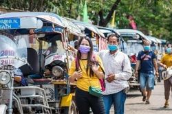 Dịch Covid-19 ở Lào: Biến thể Delta lây lan phức tạp, thách thức cả người đã tiêm hai mũi vaccine