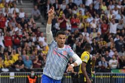 Ronaldo cân bằng thành tích của Casillas ở trận Young Boys vs Man United
