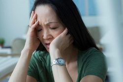 Tôi và chồng cũ đang lên kế hoạch cưới lại thì anh ấy thú nhận một bí mật kinh hãi khiến tôi chỉ muốn 'xách dép' chạy