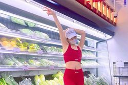 Lệ Quyên 'thả dáng' cực nuột nà trong siêu thị, Lâm Bảo Châu liền có động thái gây chú ý!
