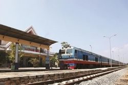Vé tàu giảm giá mạnh khi đặt mua sớm