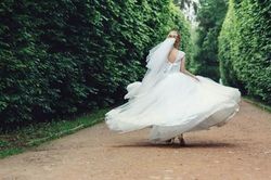 Sát ngày cưới chú rể mới biết cô dâu đã lên chức bà, có cháu 1 tuổi