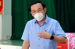 Bí thư Nguyễn Văn Nên mong các thầy thuốc thông cảm với những thiếu sót của TP.HCM