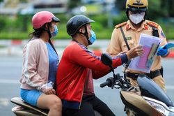Giáo viên ở TP.HCM đến trường không cần giấy đi đường