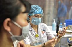 Thuốc gì cần tránh sau tiêm vaccine ngừa Covid-19?