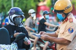 Người già sống chung nhà với F1, cần làm gì?