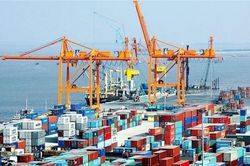 Khôi phục kinh tế: Phải 'đưa bóng vào cuộc' càng sớm càng tốt!