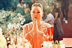 NSND Hồng Vân: 'Chưa lúc nào chúng con thấy mình đơn độc như vậy'